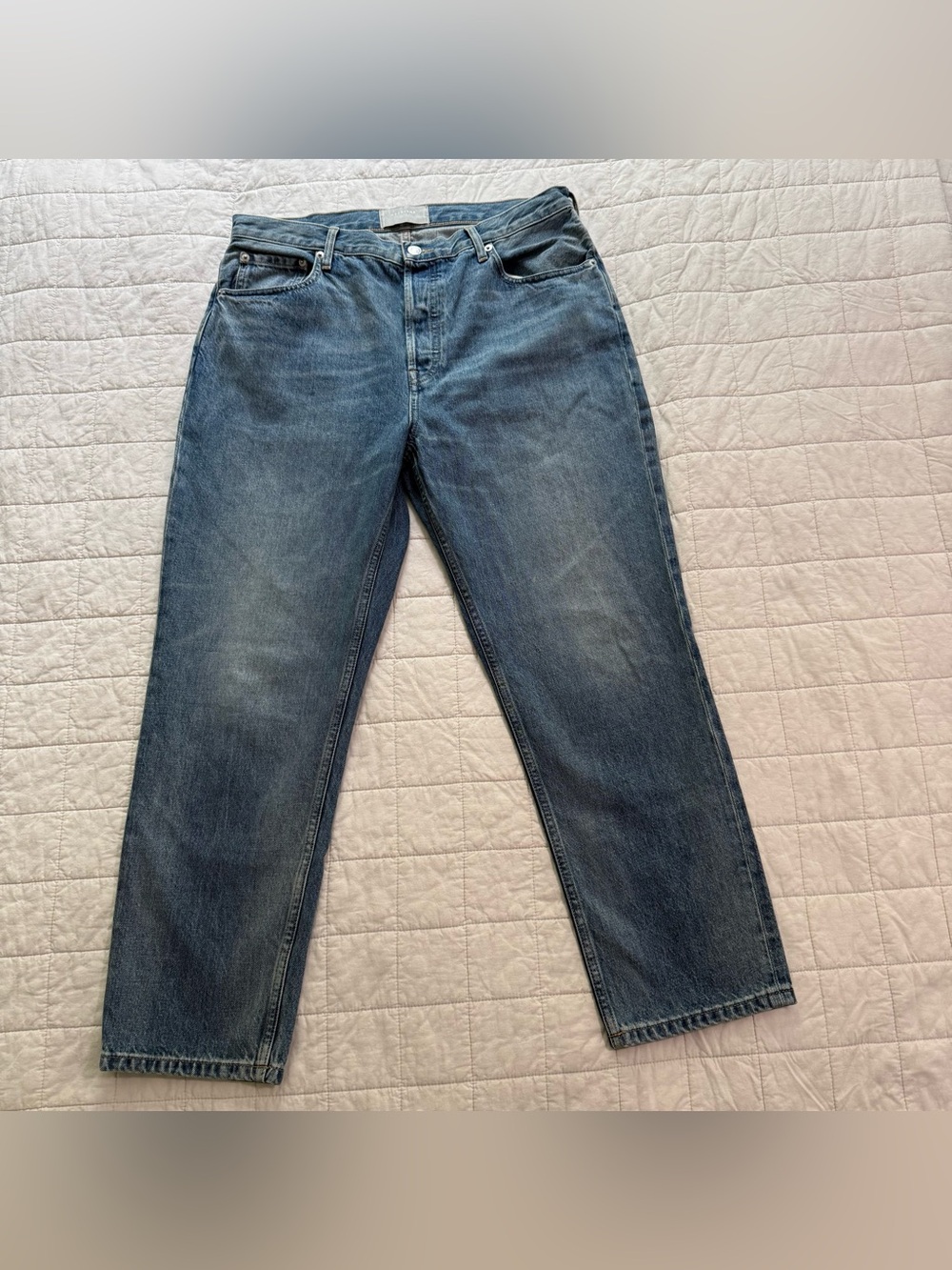 Everlane Straight-Leg Women's Jeans in Faded Blue